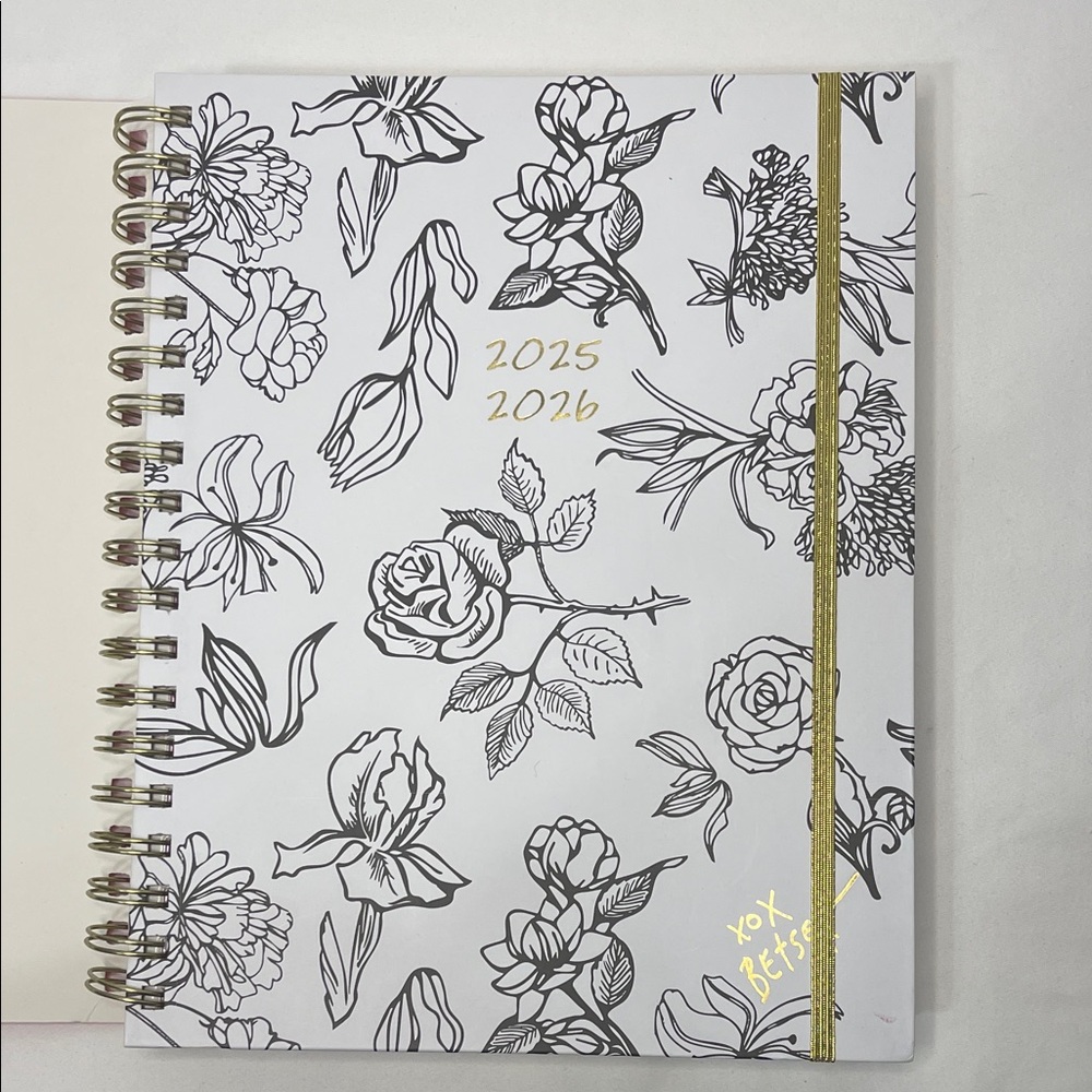 Betsey Johnson Pink and White Floral 2025 - 2026 Planner with Pen - Picture 3 of 16